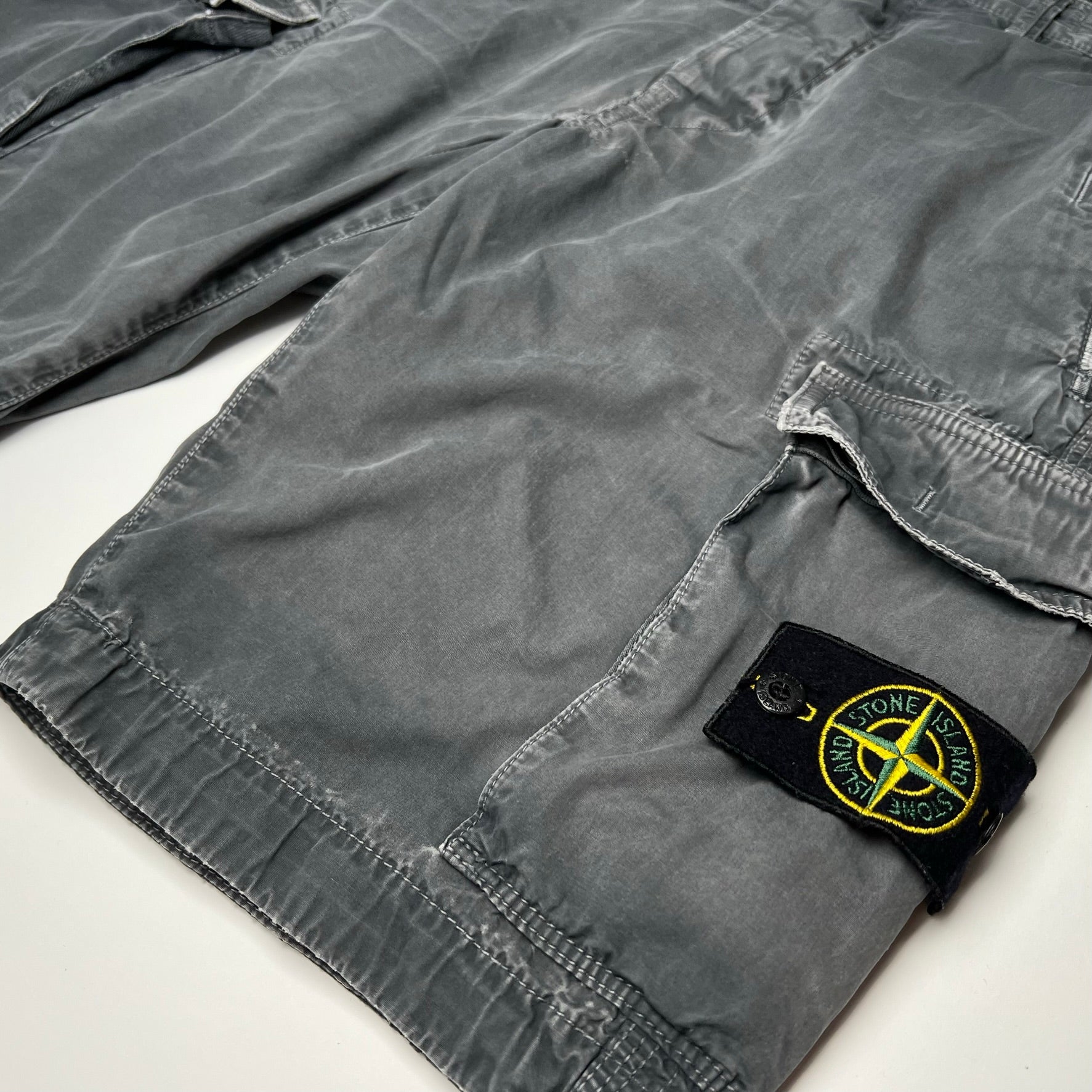 Stone Island Cargo Shorts W30