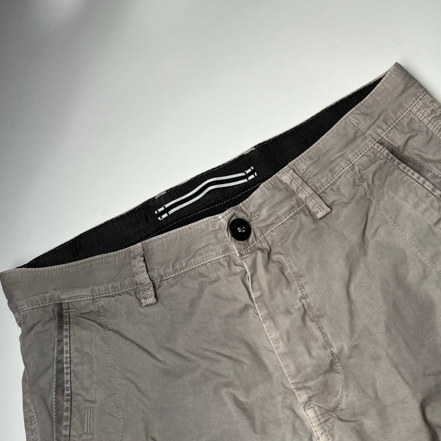 Stone Island Cargo Shorts W32